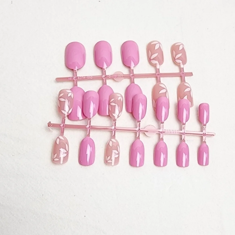 24 Pieces Fake Press On Nails